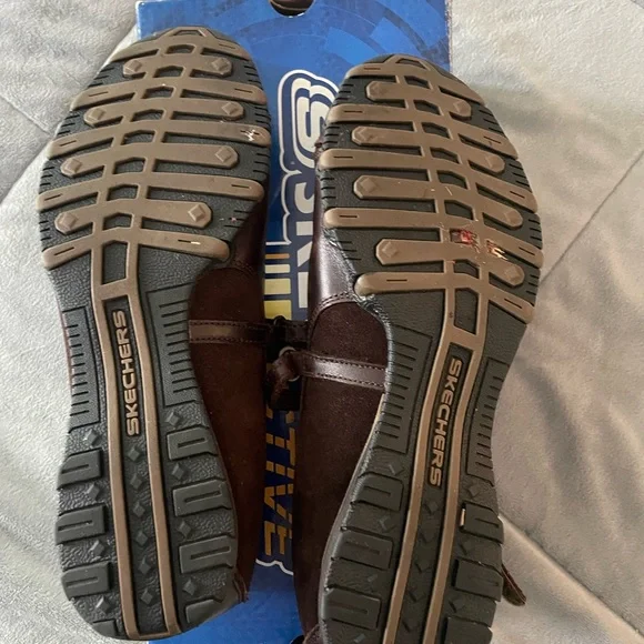 Skechers Brown Suede Loafers with Velcro Strap - Picture 9 of 9